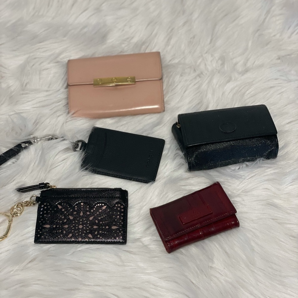 Bundle of mini wallets